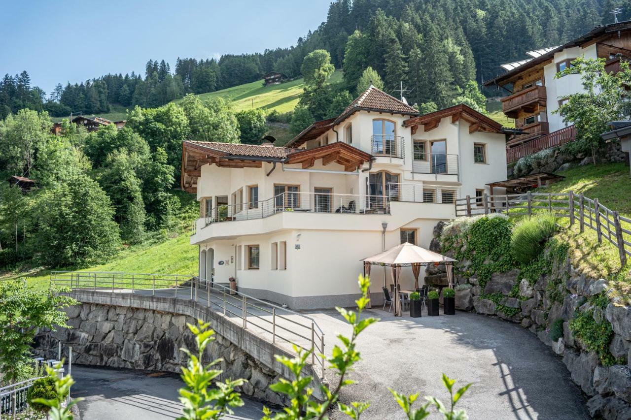 Monis Apartment Ramsau im Zillertal Eksteriør billede