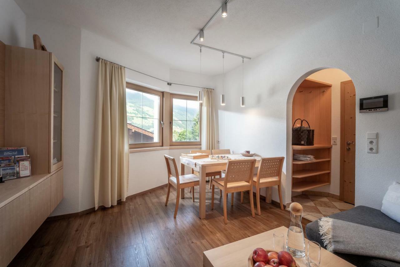 Monis Apartment Ramsau im Zillertal Eksteriør billede