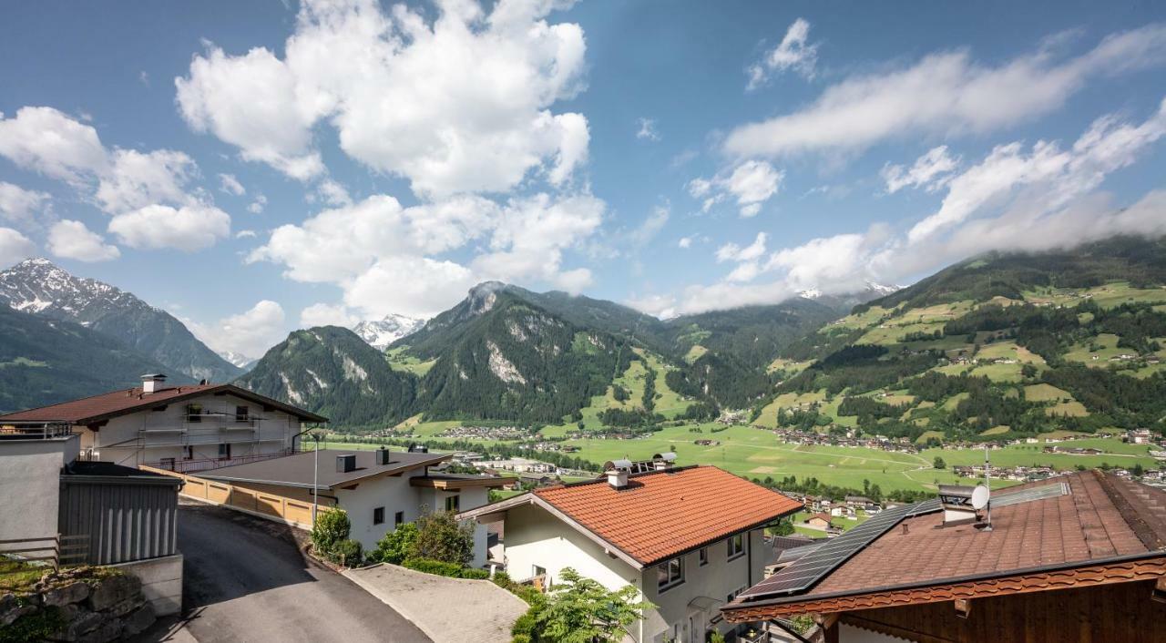 Monis Apartment Ramsau im Zillertal Eksteriør billede